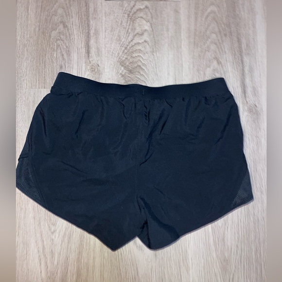 Women’s UNDER ARMOUR Fly by 2.0 athletic shorts - Picture 3 of 6